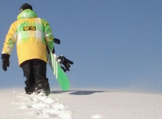  滑雪板高级阿尔卑斯课程